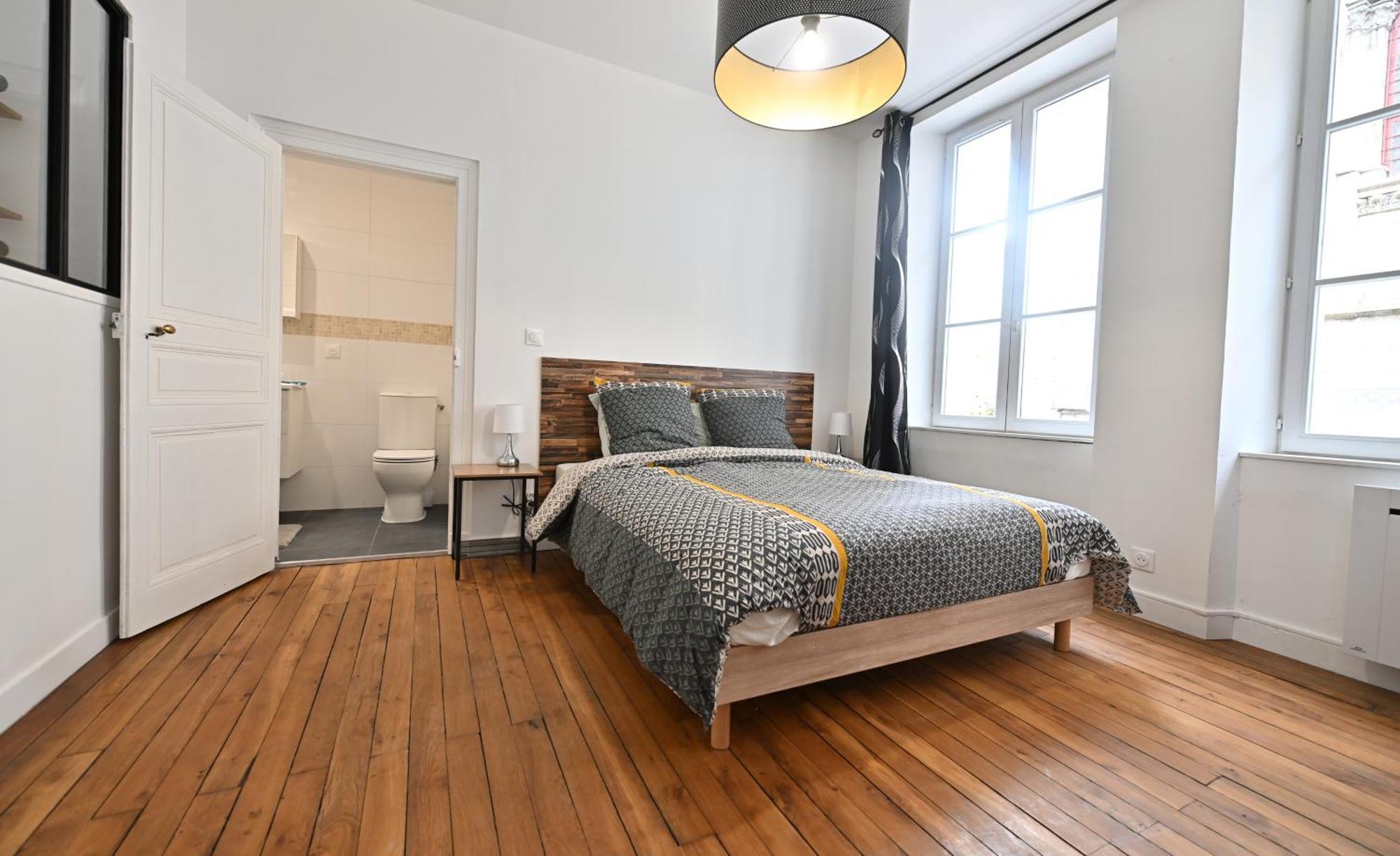 3 Appartements Premium Au Pied De La Cathedrale - Hypercentre Sens Room photo